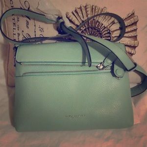 Marc Jacobs The Essential Leather Shoulder Bag